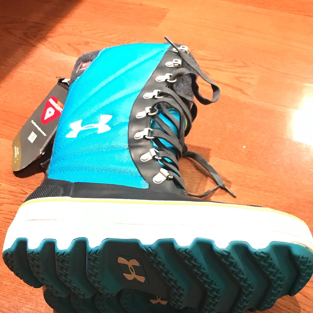 New Under Armour snow boot